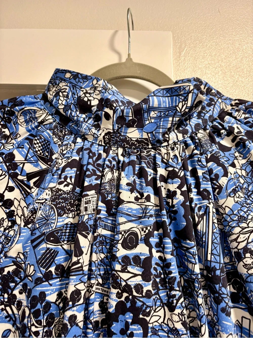 Kate Spade Dress- NWOT- Medium- NEW York Scenic Stroll Dress with Bow Tie back!